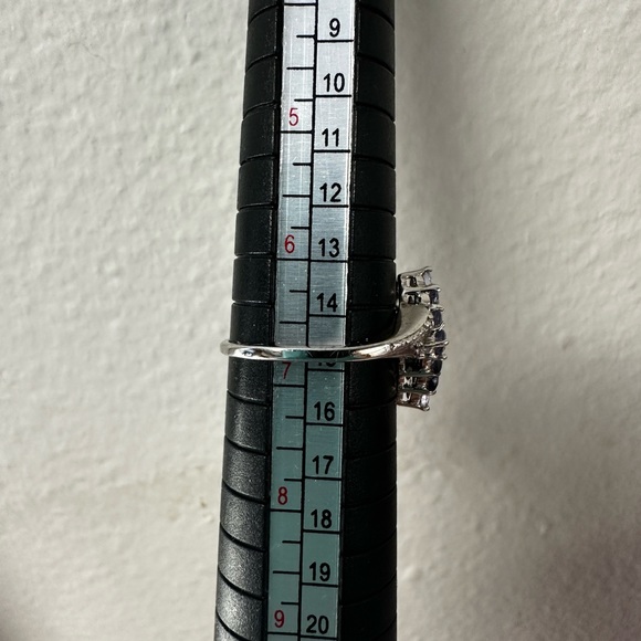 Sterling Silver Tanzanite & Diamond Ring - Picture 8 of 8